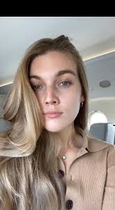 Eve Collier's Instagram, Twitter & Facebook