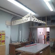 Boomarm Schwenkarm Oder Werkstattarm Fur Die Absaugung Strom Und Druckluft Von Oben Garage Shop Shop Design Design