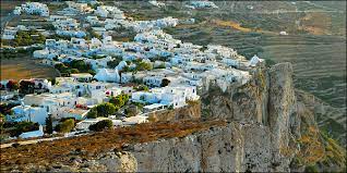 Πηγα στο καμπινγκ με τη φιλη κατερινα, η οποια δεχτηκε να ακολουθησει στο καμπινγκ (το οποιο κ απεφευγε οπως ο διαολος το λιβανι στις διακοπες της), μετα τα εξαιρετικα σχολια που διαβασε εδω. Folegandros O Mikros Paradeisos Toy Aigaioy Ellines Com