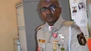 Imo state governor, hope uzodinma empowers unemployed youths with rabbits (photos). Xjqhyajlyq4jnm