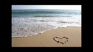 Der polterabend früher fand der polterabend direkt am tag vor der hochzeit statt, heute wird er meist vorgezogen, damit das paar am hochzeitstag auch ausgeschlafen und nüchtern ist. Christliche Lieder Hochzeit Doch Das Grosste Ist Die Liebe Youtube