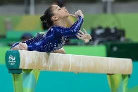 Neste primeiro dia de disputas, rebeca andrade se classificou com a melhor nota (14.333) nas barras assimétricas, e lorrane oliveira foi a terceira colocada (13.400). Flavia Saraiva Disputa Sua Primeira Final Olimpica Na Trave