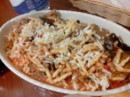 Scola quando sono al dente tenendo da parte l'acqua di cottura. Trofie Funghi Salsiccia E Provola Foto Di Trattoria Chiazza Ranna San Giovanni Rotondo Tripadvisor