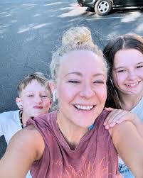 Katy Kahn's Instagram, Twitter & Facebook