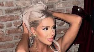 Erdinç Acar'ın eski eşi Hande Demir'e mekan çıkışı kıskançlık dayağı! Eşini  o paylaşımda görünce...