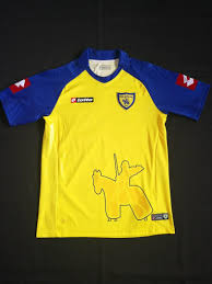 Best shirt in fifa 21??? Chievo Verona 08 09 Home Shirt Jersey Serie A Lotto Sports Athletic Sports Clothing On Carousell