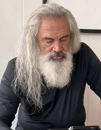 Our funeral home family asks that you keep the family of Mrs. Patricia  Sikes Beasley in your thoughts and prayers. Visitation: 6:00 p.m.