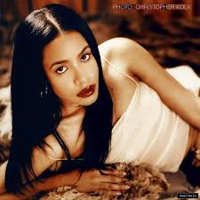 This photo shoot by Christopher Kolk is beautiful, I love the photos,  Aaliyah is so beautiful, I want more !!! 😩🙏🏽👑💔🕊️💖✨