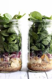 Salade Bocal Poire Quinoa Epinard Saladinajar Le Bon Reflexe Pour Une Alimentation Saine Elle A Table Salades En Bocal Salade D Epinards Salade