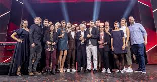 Domtendo reagiert auf super mario bros. Youtube Goldene Kamera Digital Award 2019 Domtendo Ist Bester Letsplayer Gameswirtschaft De