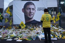 .bestattungsfirma posierten offenbar neben maradonas leiche an dessen offenen sarg für fotos. Emiliano Sala Obduktion Gibt Traurige Gewissheit Sport Stuttgarter Nachrichten