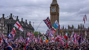 🚨 Police make 31 arrests at huge demonstrations in London More than 4,000  officers were on duty - and four were assaulted