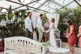 Der schnee taut und endlich wird es wärmer. Planmy Wedding Boho Hochzeit Im Fruhling Trauung Im Gewachshaus