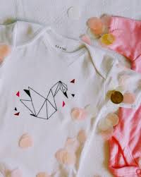 In Diesem All In One Set Findet Ihr Alles Was Ihr Zur Gestaltung Eurer Individuellen Babybodys Braucht Dabei Ist Die Gestaltu Body Bemalen Kind Mode Babybody