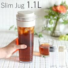 楽天市場 ピッチャー 耐熱 スリムジャグ 1 1l クッチーナ ピッチャー 横置き 麦茶ポット 洗いやすい プラスチック 冷水筒 熱湯 冷水ポット 麦茶 ポット スリム ジャグ 冷水 水差し ドアポケット サイドポケット おしゃれ かわいい キッチン 雑貨 キッチン雑貨