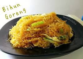 Bihun juga cocok disajikan dengan berbagai lauk. Resep Bihun Goreng Sederhana Nikmat Resep Dapur Mama