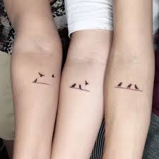 Ce (être) une nuit chaude. Tatouage De Soeurs 100 Idees De Tatouages A Partager