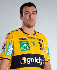 Gedeon guardiola plays for rhein neckar lowen, and is regarded as one of the best defense players in the world. Gedeon Guardiola Bleibt Ein Lowe Rhein Neckar Lowen Liqui Moly Handball Bundesliga
