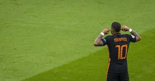 Die geschichte des fußballers aus dem nest moordrecht erfüllt alle klischees, doch seine verwandlung. 90plus Torjubel Memphis Depay Niederlande Nordmazedonien Niederlande Amsterdam 21 06 2021 Fussball Saison 2020 21 Foto Fussball International Serios Kompakt