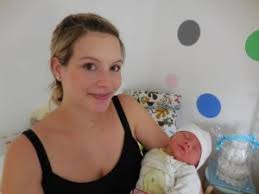 Hallo ines meine fa sagte, dass man nach einem kaiserschnitt mindestens ein jahr warten sollte, bis man wieder schwanger wird. Zweite Schwangerschaft Wann Ist Dein Korper Bereit Babyartikel De