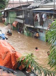 Les ravages étaient épouvantables, dans les vallées du rhône et de la loire. Les Inondations De Fevrier 2007 Dans Les Kampung Pauvres De Jakarta