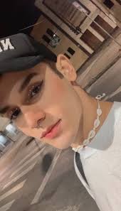 A opinião é de cada um, mas o respeito é básico e para todos', afirma jovem  bissexual de BH