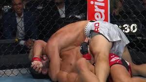 UFC Belgrade: Dennis Buzukja protests tap to Bogdan Grad's choke