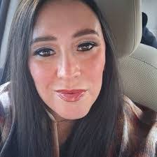 Nicole Arp's Instagram, Twitter & Facebook