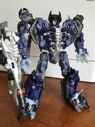 Transformers gives you pretty much exactly what you want from a summer movie. Takara Movie The Best Mb 04 Shockwave Pax Cybertron