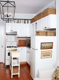 decorating above kitchen cabinets: what