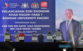 0%0% found this document useful, mark this document as useful. Bernama Drb Hicom Malakoff Keen To Invest In Pagoh Special Economic Zone