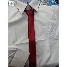 Baju kerja kali ini menggunakan warna dasar merah dan hitam dengan variasi list putih.warna merah terletak pada bagian badan depan dan belakang di bagian bawah mulai dari ketiak, ujung lengan dan kerah. Kemeja Lengan Panjang Putih Polos Dan Dasi Merah Polos Diskon Shopee Indonesia