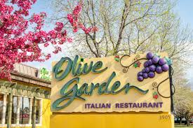 Food it's what alfredo dreams are made of. Secrets Olive Garden Doesn T Want You To Know Reader S Digest