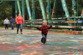 Former Lambs Creek residents tour one-time home