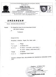 Jika terdapat keganjilan atau kurang bakunya format penulisan dari contoh surat edaran pengambilan raport ini mohon untuk dikritisi di kolom komentar untuk direfisi. Contoh Surat Resmi Pengambilan Raport