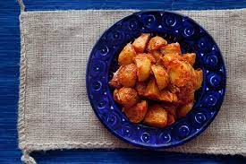 Spanish Roasted Potatoes With Tomato Sauce Patatas Bravas Recipe Roasted Potatoes Potatoes Spicy Dishes