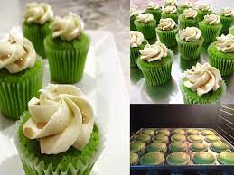 Ada 3 proses untuk kita sediakan kek ini iaitu kek pandan, sirap. Resepi Kek Pandan Gula Melaka Mudah Tapi Sedap Sangat Daridapur Com