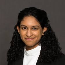 Lisa Deptula's Instagram, Twitter & Facebook