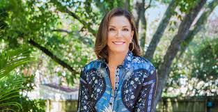 Is Hilary Farr Currently Battling An Illness She S Had Several Surgeries