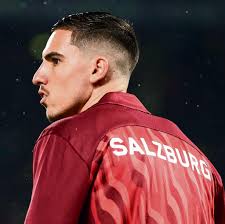 גלוך נתקע בחלון