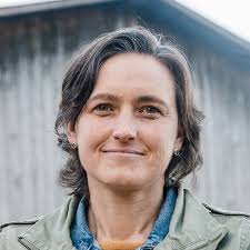 Jasmine Beach's Instagram, Twitter & Facebook