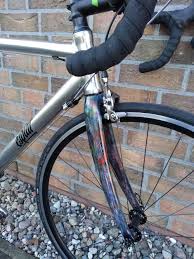 Art Bike Rennrad Mit Mit Handbemalter Carbongabel Und Blankem Radon Boa Ltd Alurahmen In 2020 Rennrad Gabel Rad