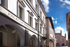 Banca d'alba ha ampliato notevolmente la zona di attività con l'apertura di filiali nella provincia di torino e in liguria, che vanno ad aggiungersi a quelle presenti ad alba, asti, nelle langhe e nel roero. La Sede Banca D Alba