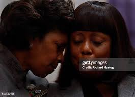 58 fotos e imágenes de alta resolución de Yvonne Brathwaite Burke