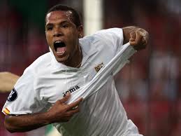 O ídolo do são paulo teve sintomas relacionados à doença e foi orientado por um médico a. Luis Fabiano The Sports Observer