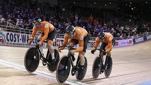 De tandem, een fiets voor twee personen, was een onderdeel bij de olympische spelen tot 1972 en bij de wereldkampioenschappen baanwielrennen tot 1994. Sjde3 Gxkhw2rm