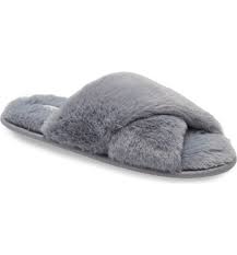 Bearpaw women's puffy slipper slippers. 27 Best Slippers For Women In 2020 Fleece Faux Fur Shearling And More Glamour