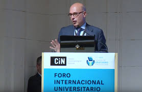 Perón, todavía exiliado en españa, se refiere a la gratuidad universitaria. Gratuidad Universitaria Unesco Iesalc
