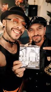 Hoy tuve el placer de conocer a este gran artista que admiro enormemente y  obvio le regale el EP de su gran banda The Beer Klub Roco Pachukote  #LaMalditaVecindad