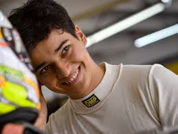 Tiene 17 años, lidera en el TC 2000 y es la joya del automovilismo nacional 